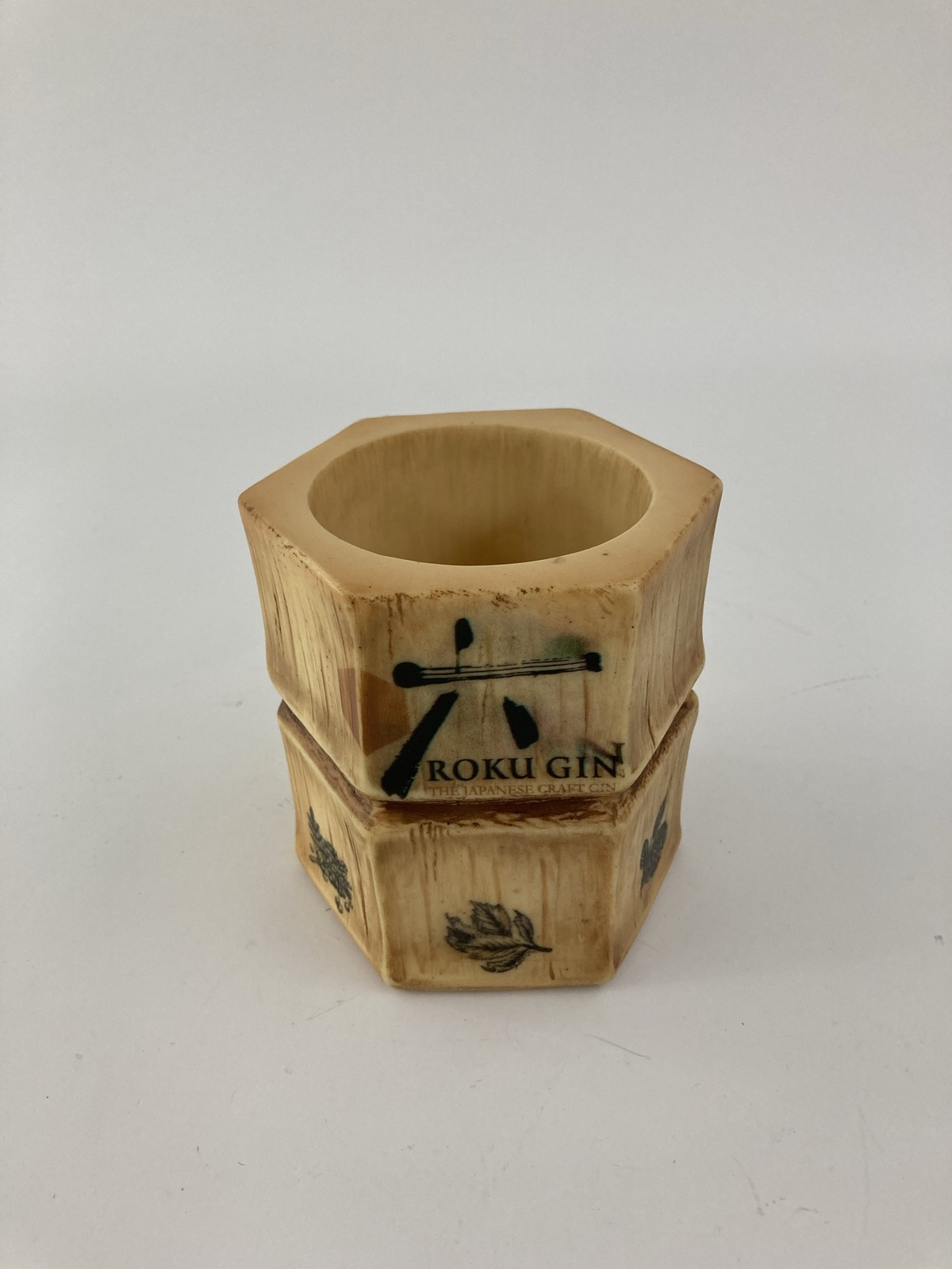 Ref: Bambú Roku Gin Moments Urbanova, Alicante 0599 - Disponibilidad: Verde