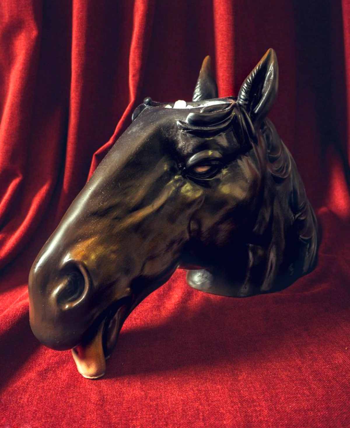 Ref: Cabeza caballo “El Padrino” DormirDCine, Madrid 0766 - Disponibilidad: Naranja